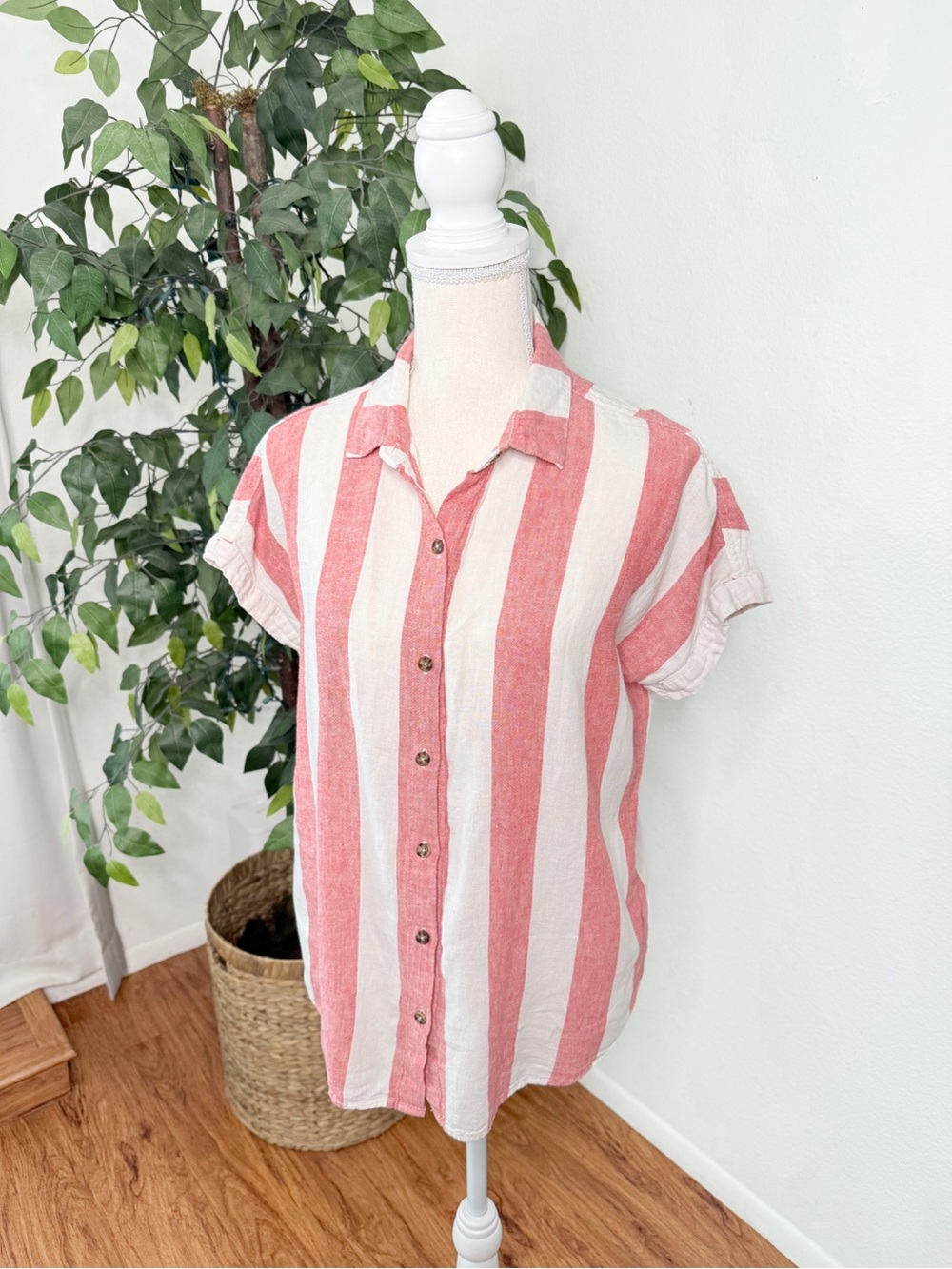 Marine Layer Red White Stripe Linen Blend Button Down Top Size M - Picture 3 of 7